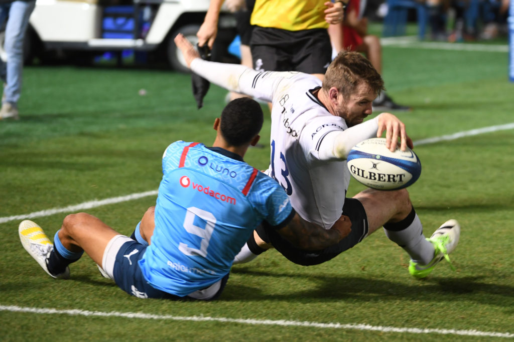 PRETORIA, SOUTH AFRICA - DECEMBER 09: Elliot Daly of Saracens during the Investec Champions Cup match between Vodacom Bulls and Saracens at Loftus Versfeld Stadium on December 09, 2023 in Pretoria, South Africa. (Photo by Lee Warren/Gallo Images)