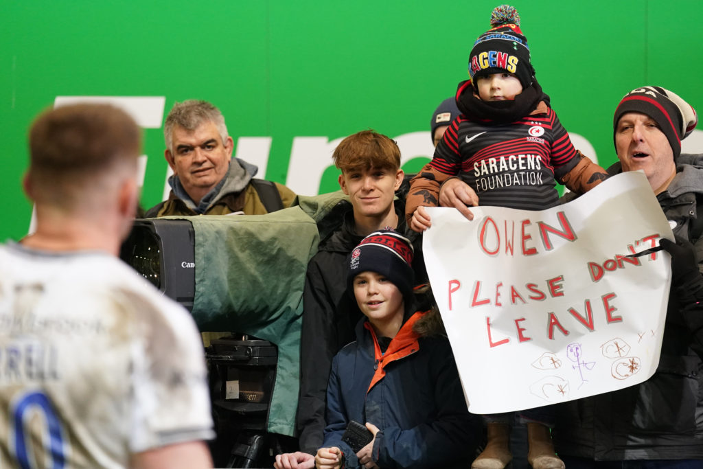 Photo: BackpagePix Fans hold up a sign asking Saracens' Owen Farrell not to leave after the Gallagher Premiership match at Mattioli Woods Welford Road, Leicester. Picture date: Saturday January 6, 2024.
