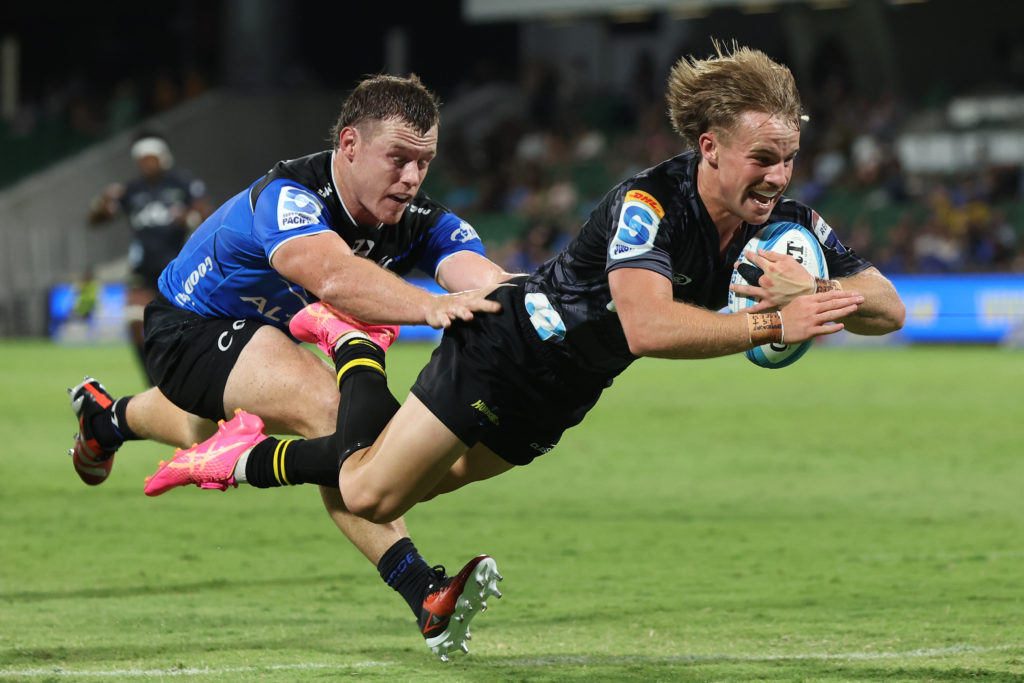 PERTH, AUSTRALIA - FEBRUARY 23: Jordi Viljoen of the Hurricanes scores a try during the round one Super Rugby Pacific match between Western Force and Hurricanes at HBF Park, on February 23, 2024, in Perth, Australia. (Photo by Will Russell/Getty Images)