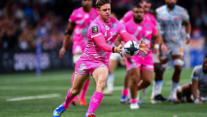 NANTERRE, FRANCE - FEBRUARY 24: Rory Kockott of Stade Francais controls the ball during the Top 14 match between Racing 92 and Stade Francais at Paris La Defense Arena on February 24, 2024 in Nanterre, France. (Photo by Franco Arland/Getty Images)