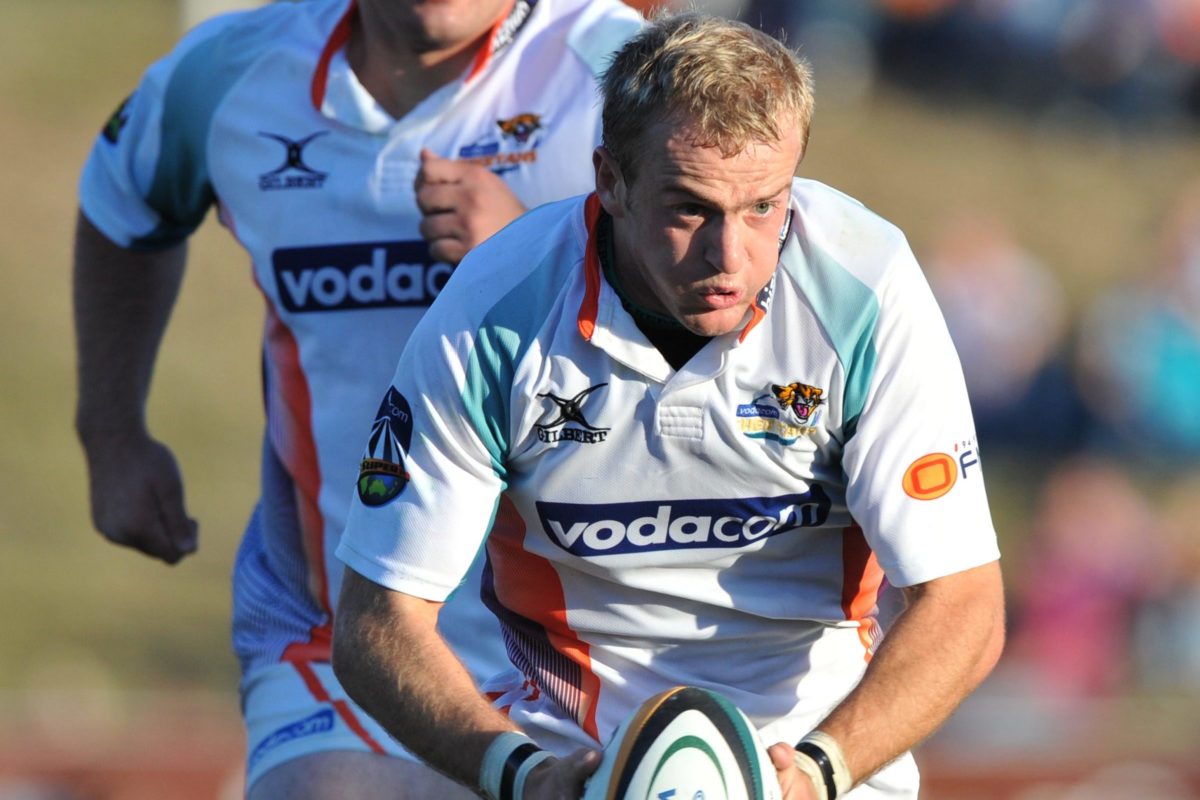 WELKOM, SOUTH AFRICA - MAY 15: Sarel Pretorius of the Cheetahs on the run during the Super 14 match between Vodacom Cheetahs and Auto and General Lions held at Northern Free State Stadium on May 15, 2010 in Welkom, South Africa. Photo by Duif du Toit / Gallo Images