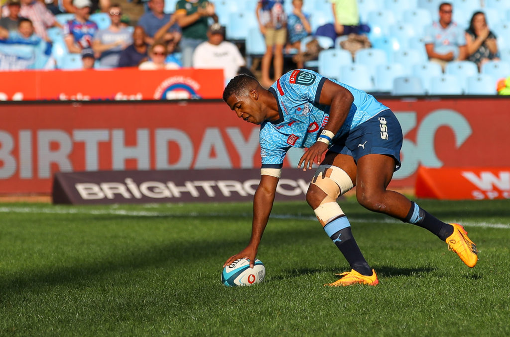 PRETORIA, SOUTH AFRICA - APRIL 27: Try time for Canan Moodie of the Vodacom Blue Bulls during the United Rugby Championship match between Vodacom Bulls and Ospreys at Loftus Versfeld on April 27, 2024 in Pretoria, South Africa. (Photo by Gordon Arons/Gallo Images)