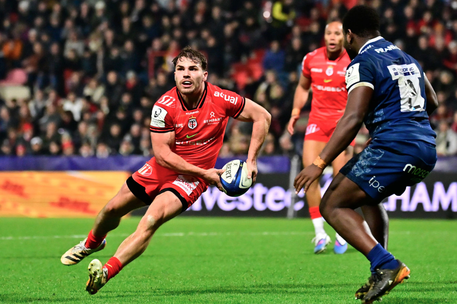 Toulouse into last 16, Sharks all but eliminated