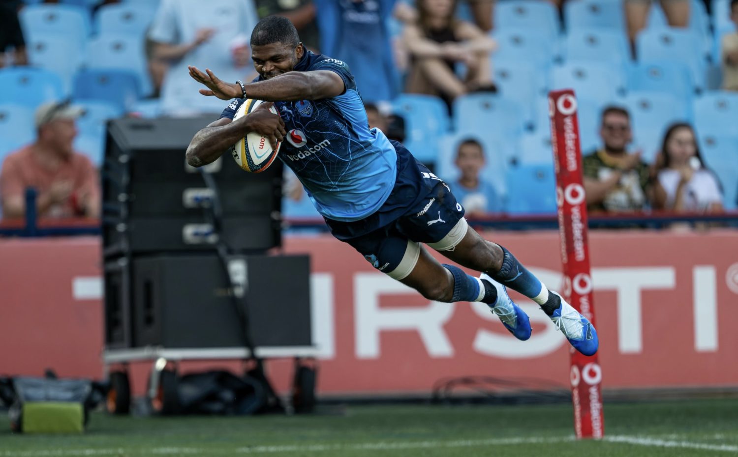 Bulls finish strong to subdue Scarlets